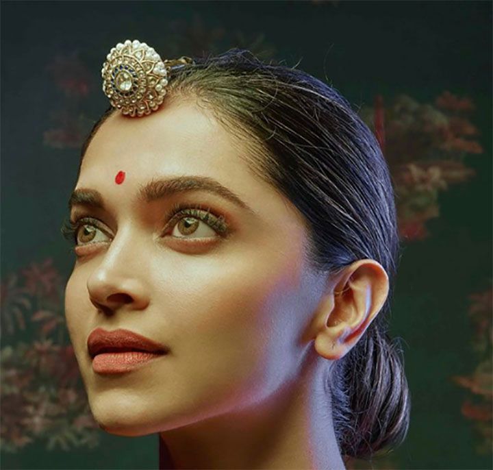 Deepika Padukone's hair accessories are all the wins you need to stay in  party-glam spirits | PINKVILLA