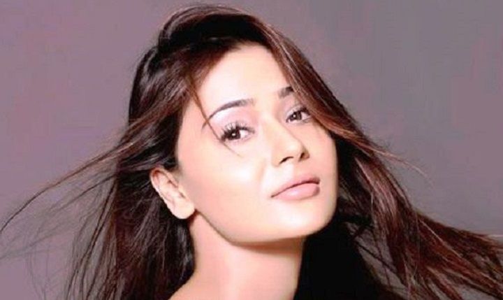 TV Actress Sara Khan Reacts To Her Leaked Naked Photo