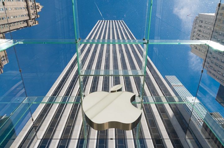 Apple Store In NYC (Image Courtesy: Shutterstock)