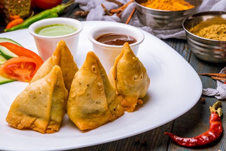 7 Places In Mumbai That Serve The Best Samosas You Should Try, STAT!