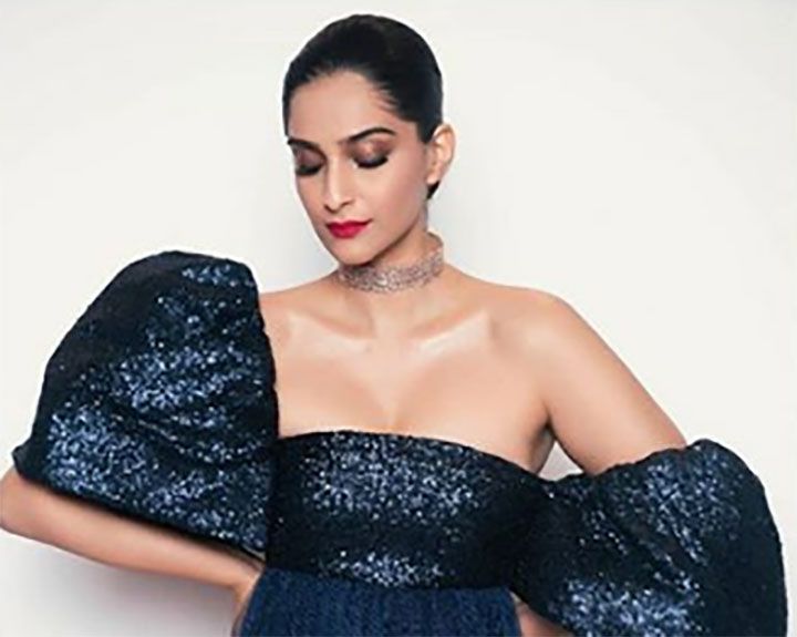 Sonam Kapoor’s Off-Shoulder Dress Screams “Look At My Collar Bones!”