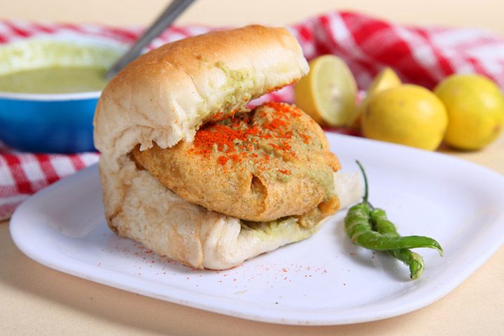 8 Stalls In Mumbai That Serve The Best Vada Pav Every Foodie Needs To Try