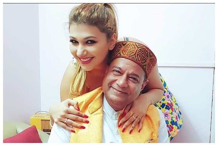 Anup Jalota’s Girlfriend Jasleen Mathura Claims That She’s Single In This Video From A Year Ago