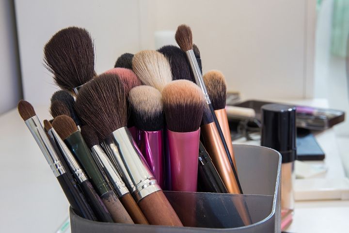 5 Makeup Brushes Even People Who Aren’t Beauty Junkies Should Own