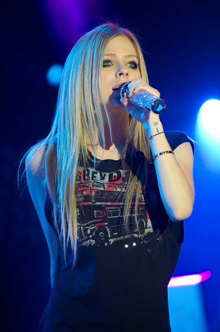 Avril Lavigne by Frederic Legrand | www.shutterstock.com