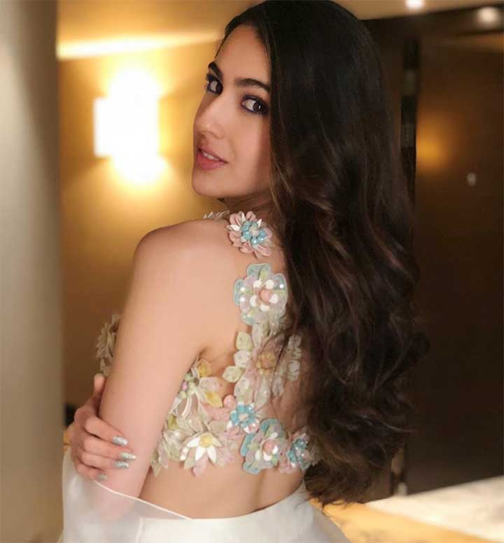 Sara Ali Khan’s Floral Blouse &#038; Lehenga Will Be Your Next Fave Outfit