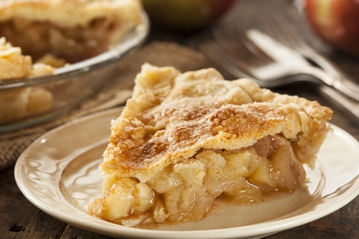 8 Spots In Mumbai Whose Apple Pies Are Worth The Calories