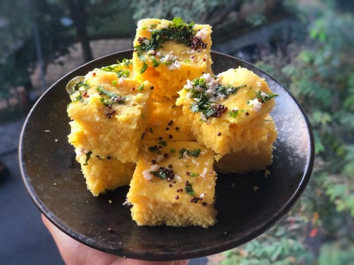 Here’s An Easy Khaman Dhokla Recipe That’ll Bring Out Your Inner Gujarati
