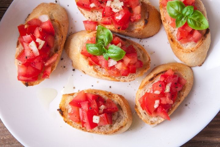 Tomatoes And Toast (Image Courtesy: Shutterstock)