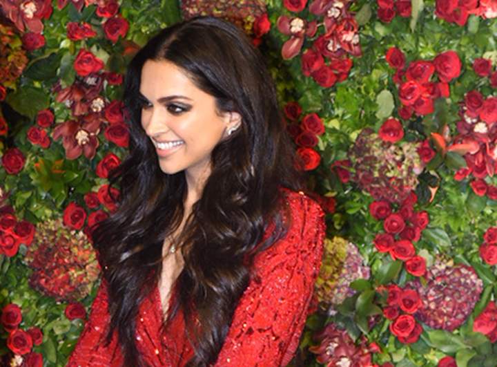 How Deepika Padukone Went From Uber-Chic To Party-Ready In Seconds At Her Mumbai Reception
