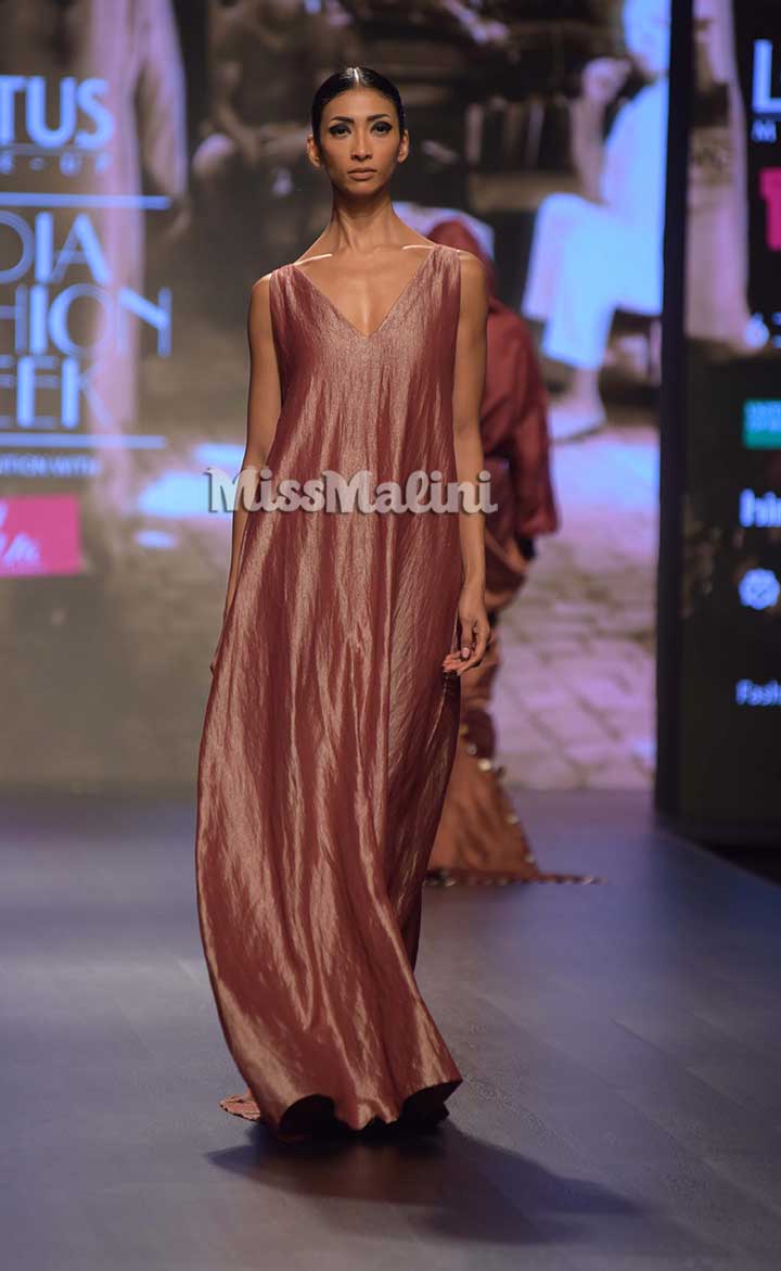 Diksha Khanna at Lotus Makeup India Fashion Week Autumn Winter 2019 in Delhi | Source: Viral Bhayani