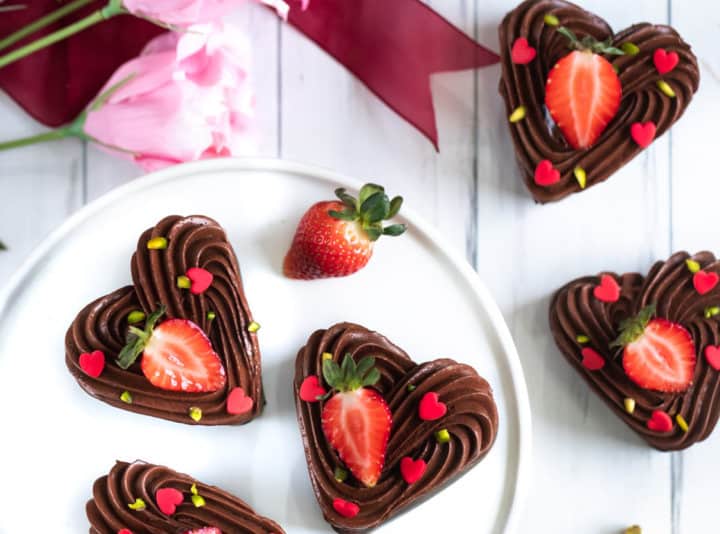 12 Restaurants In Mumbai That Are All About The Romance This Valentine’s Day