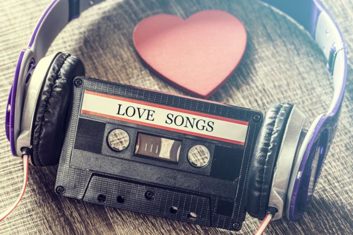 15 Date Night-Worthy Songs To Add To Your Valentine’s Day Playlist