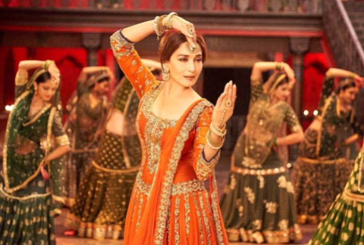 WATCH: Madhuri Dixit’s Graceful Moves In ‘Tabaah Ho Gaye’ From Kalank Will Leave You Awestruck
