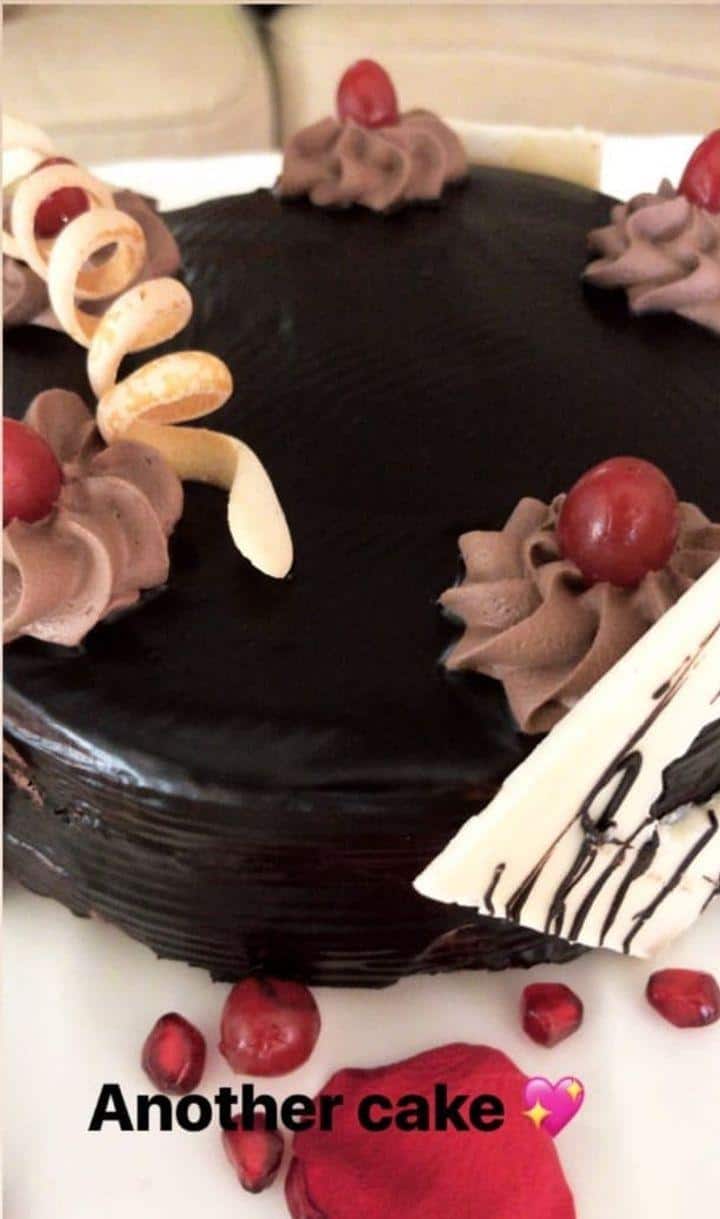 Milind Soman and Ankita Konwar's anniversary cake (Source: Instagram| @ankita_earthy)