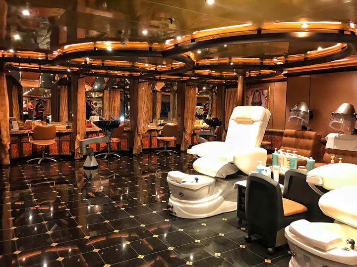 Cruise parlour