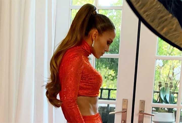 JLo’s Red Carpet Look Is Giving Us Major Lehenga Vibes