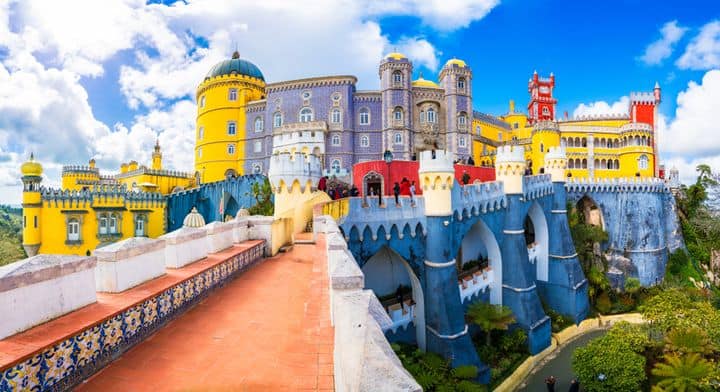 Pena Palace By Balate Dorin | www.shutterstock.com