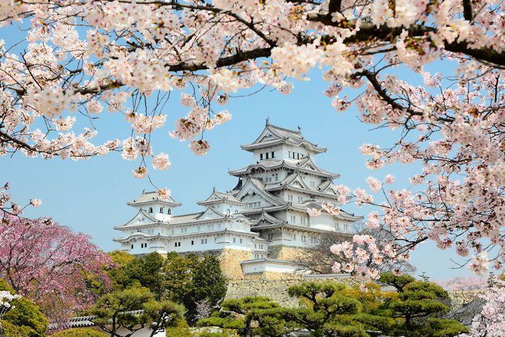 Himeji Castle By S.R.Lee Photo Traveller | www.shutterstock.com