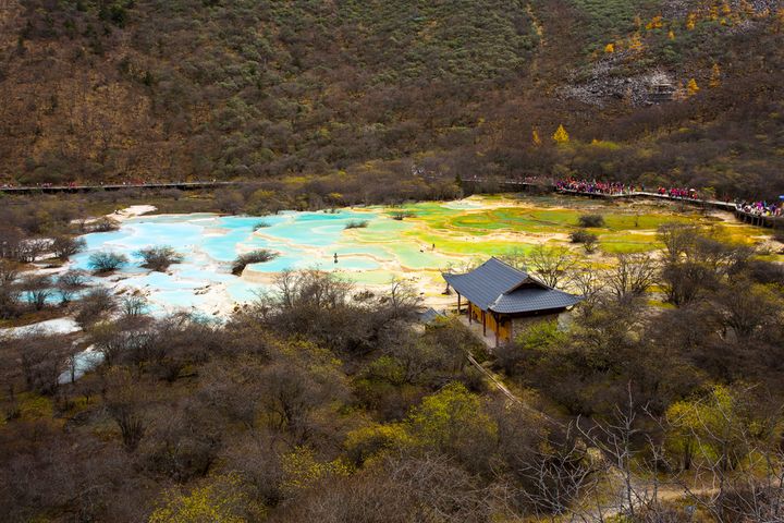 China's Hot Spring Pools By Tawatchaiwanasri | www.shutterstock,com