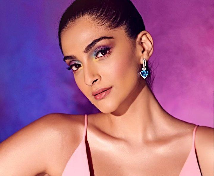 Sonam Kapoor’s Holi-Ready Red Carpet Look Is All You Need To See Today!