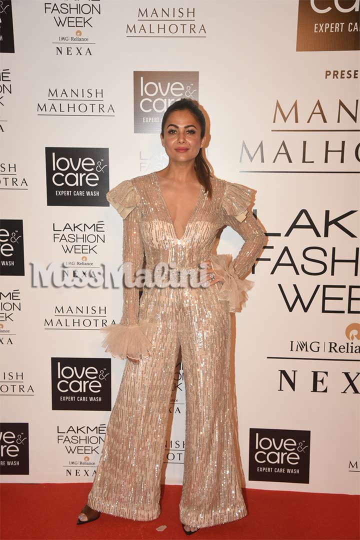 Amrita Arora at Manish Malhotra's Show at Lakme Fashion Week WF 19 in Mumbai | Source: Yogen Shah