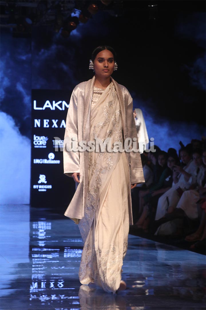 Aavaran Udaipur at Lakme Fashion Week WF'19 in Mumbai | Source: Viral Bhayani