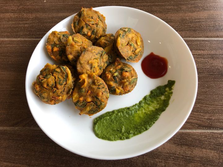 How To: Make Healthy, Baked Vegetable Pakoras At Home