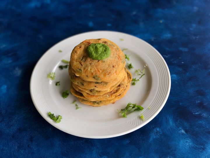 Vegetable And Oats Pancakes With Green Chutney