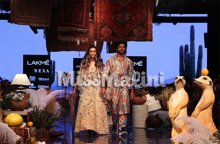 Shibani Dandekar and Farhan Akhtar for Payal Singhal at Lakme Fashion Week WF'19 in Mumbai | Source: Yogen Shah