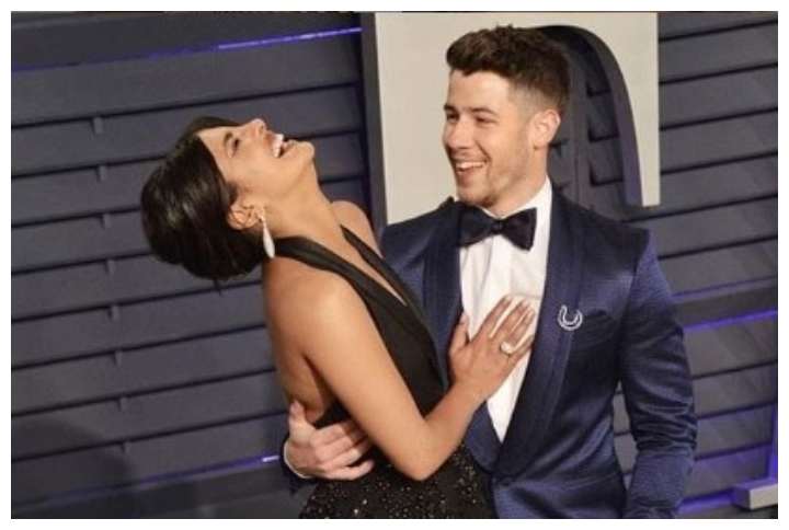 Priyanka Chopra Photoshops Herself Into Nick Jonas’ ‘Lonely’ Picture And It Has Won Over The Internet