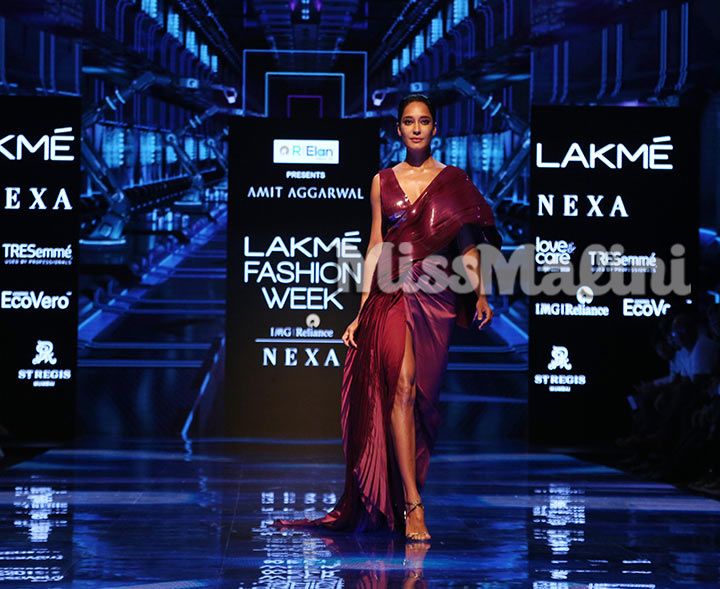 Lisa Haydon For Amit Aggarwal at Lakme Fashion Week WF'19 in Mumbai | Source: Yogen Shah