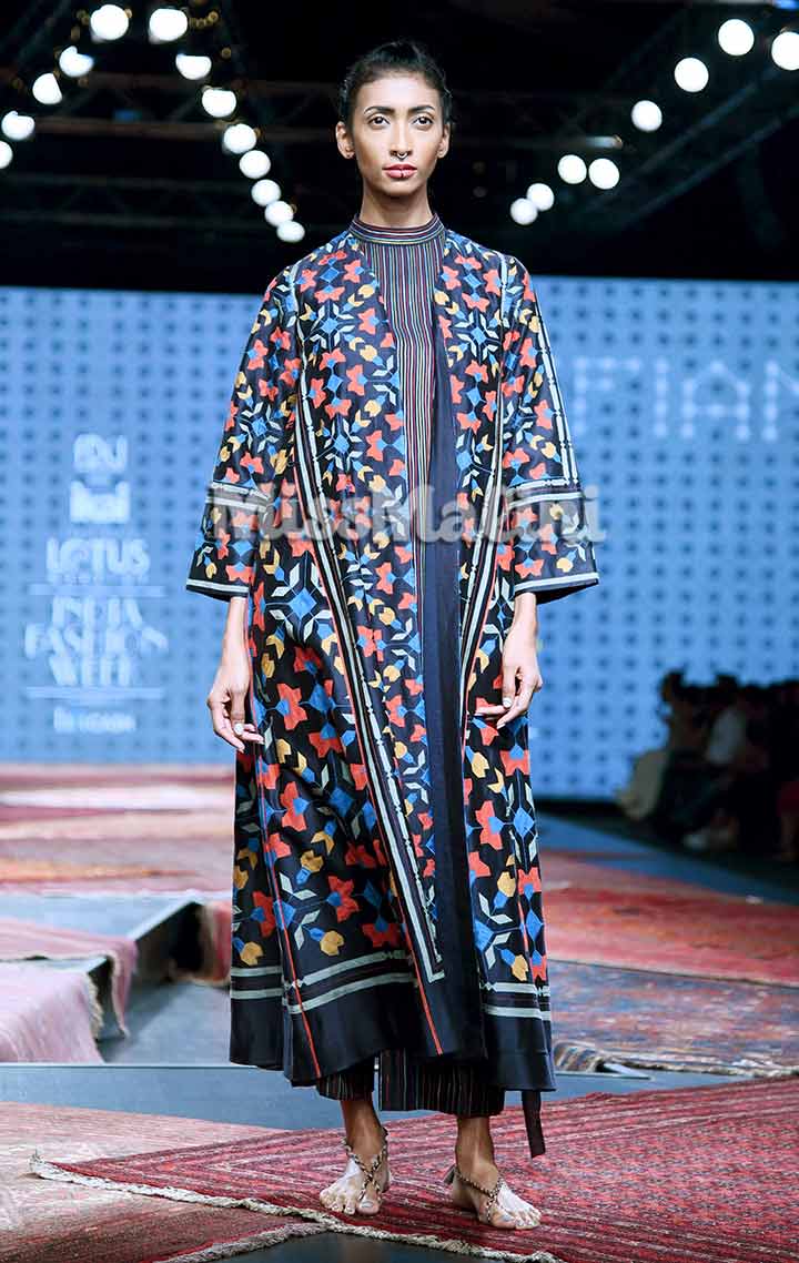 Ikai By Ragini Ahuja at Lotus Makeup India Fashion Week Spring Summer 2020 in Delhi LMIFW | Source: Yogen Shah