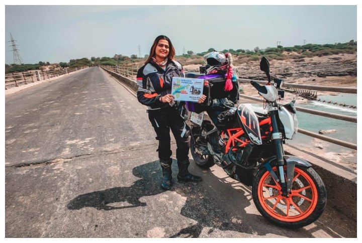 Vishakha Fulsunge Rides Along The Narmada River To Support The ‘Clean Rivers Initiative’