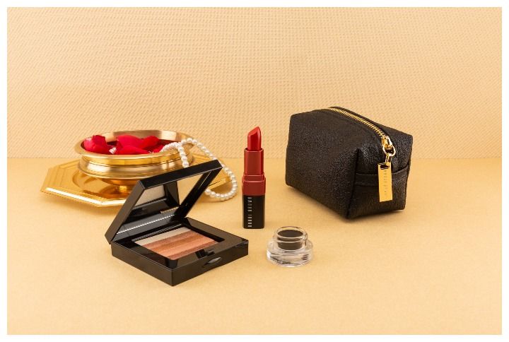 Bobbi Brown Makeup Gifting Set | (Source: Bobbi Brown)