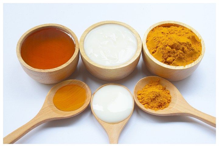 Honey, yoghurt and turmeric by mayura benjarattanapakee | (Source: shutterstock)