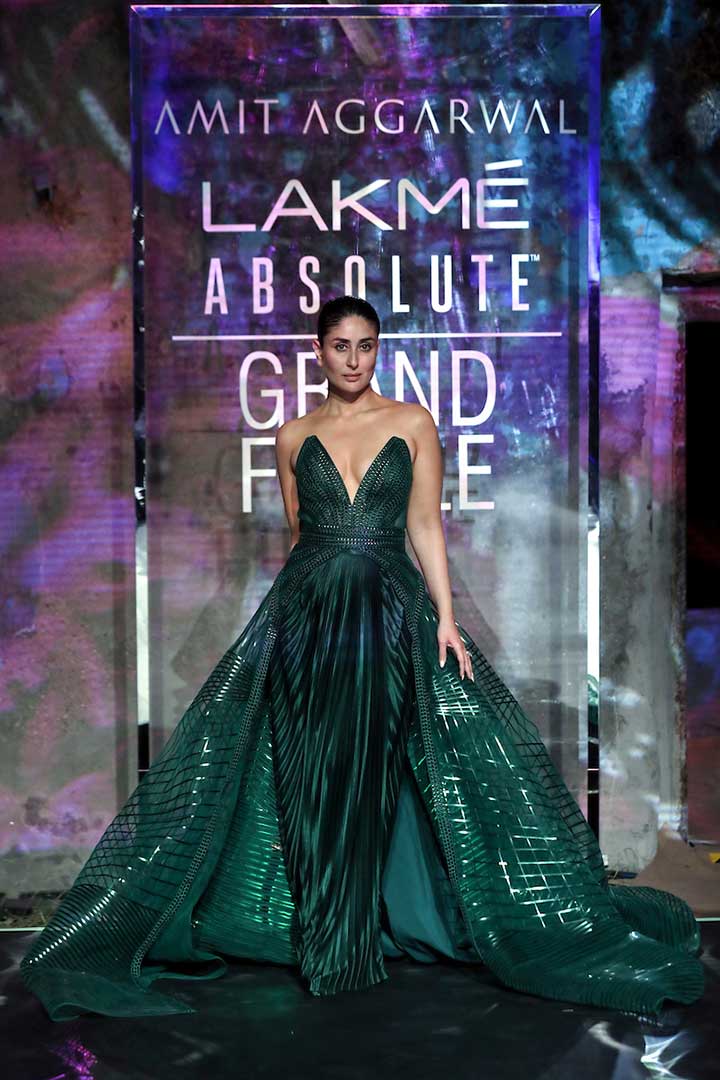 Kareena Kapoor Khan In Amit Aggarwal At Lakme Fashion Week SR '20 In Mumbai
