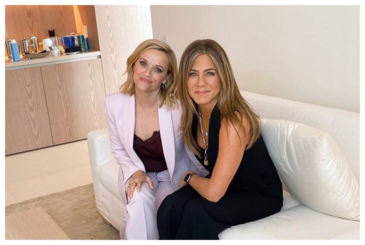 VIDEO: Jennifer Aniston & Reese Witherspoon Re-enact A Scene From F.R.I.E.N.D.S