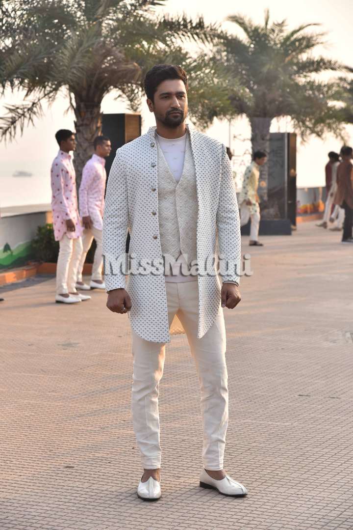 Vicky Kaushal At Lakme Fashion Week SR '20 In Mumbai | Source: Yogen Shah