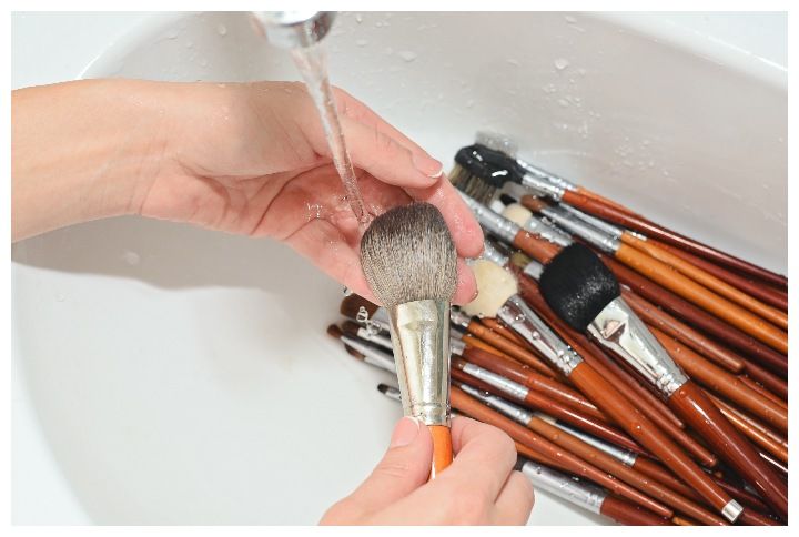 The Ultimate Guide To Cleaning And Taking Care Of Your Makeup Brushes