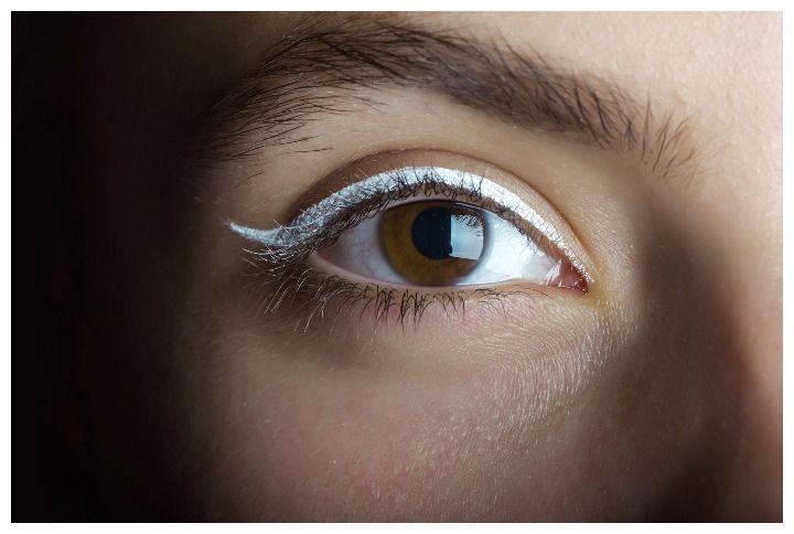 It’s True: White Eyeliner Is The Key To Look Fresh And Awake