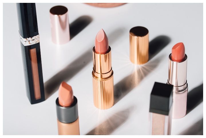 5 Unique Ways You Can Use Your Lipstick To Do Your Makeup