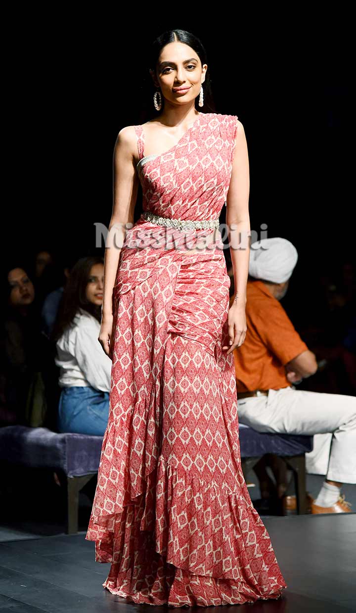 Sobhita Dhulipala for Bhumika Sharma at Lotus Makeup India Fashion Week Spring Summer 2020 in Delhi | Source: Yogen Shah