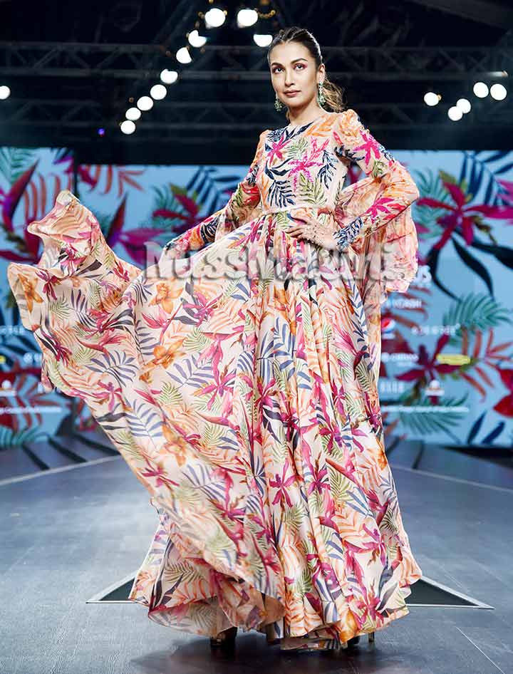 Mahima Mahajan at Lotus Makeup India Fashion Week Spring Summer 2020 in Delhi | Source: Yogen Shah