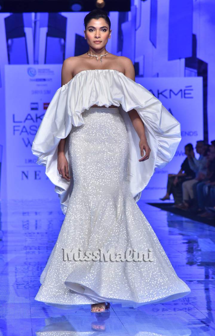 AS Motiwala Shriya Som X BR Designs & Reliance Jewels at Lakme Fashion Week SR ’20 in Mumbai | Source: Viral Bhayani