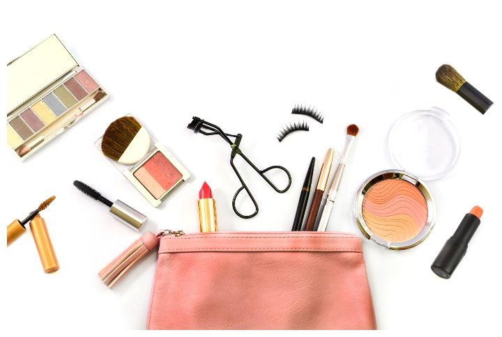 5 Staple Makeup Products You Need To Have In Your Bag