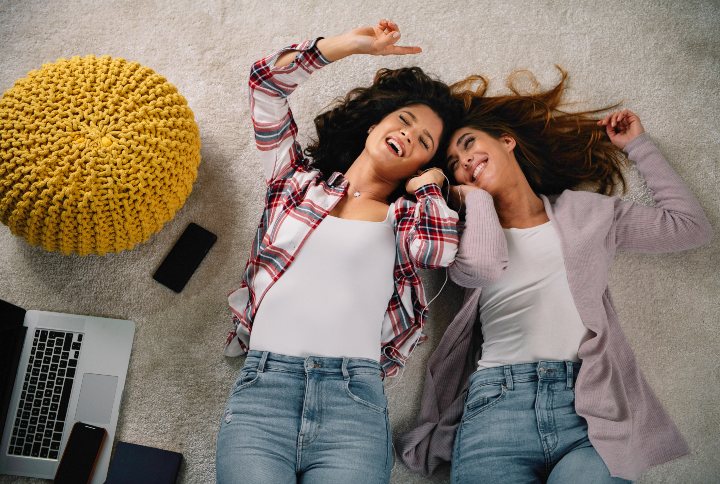 The Perfect Friendship Day Playlist That’ll Make You &#038; Your BFF Nostalgic