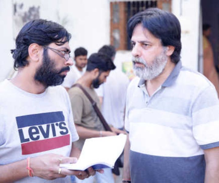 Rahul Roy with Kanu Behl on the sets of Agra