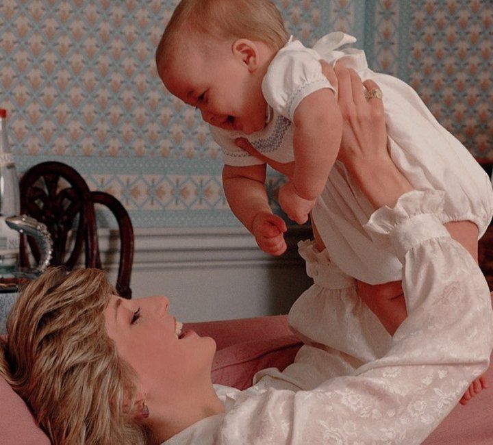 Princess Diana (Source: Instagram | @dianaloml)
