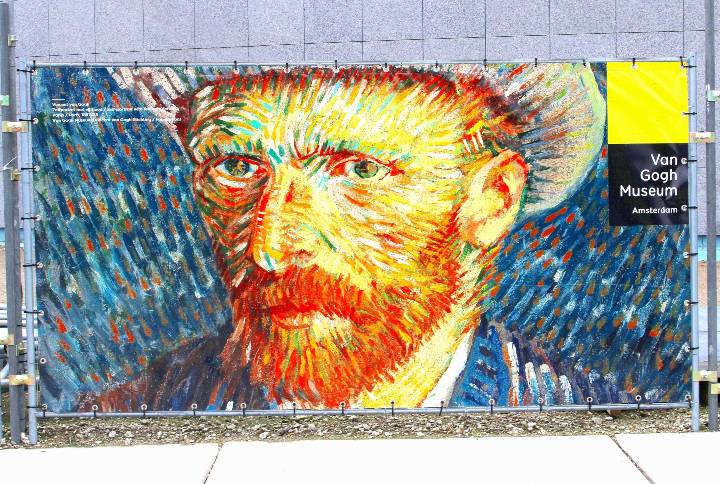Van Gogh Museum By ingehogenbijl | www.shutterstock.com